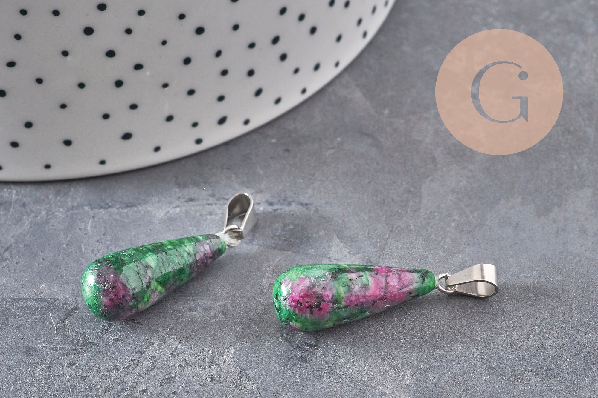 Pendentif goutte rubis zoisite naturel acier inoxydable platine 28mm, x1 (G11120)