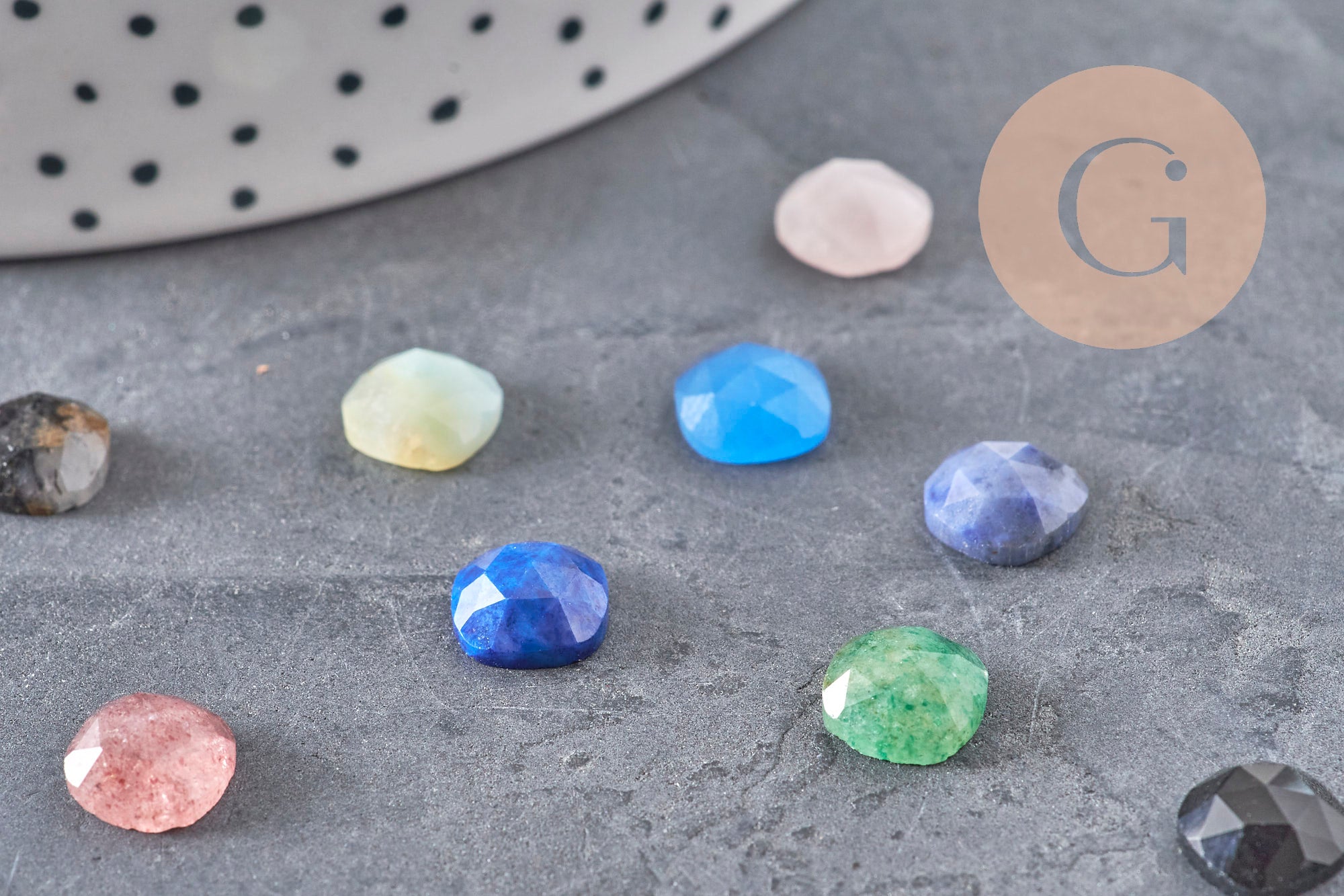 Cabochon carré pierre naturelle 8x8mm, x1 (G11155)