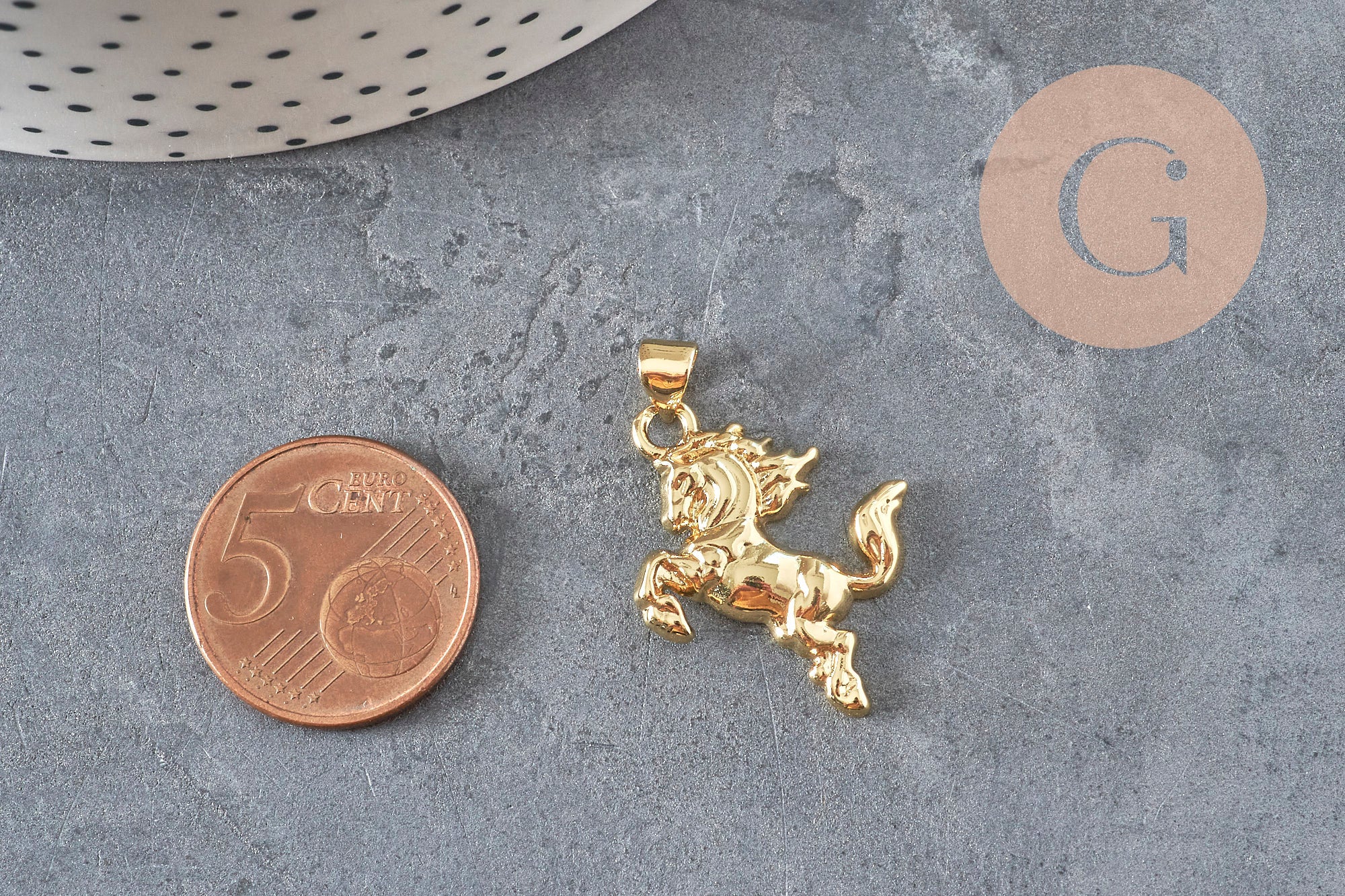 18k gold 22mm rearing horse charm, x1 VALID