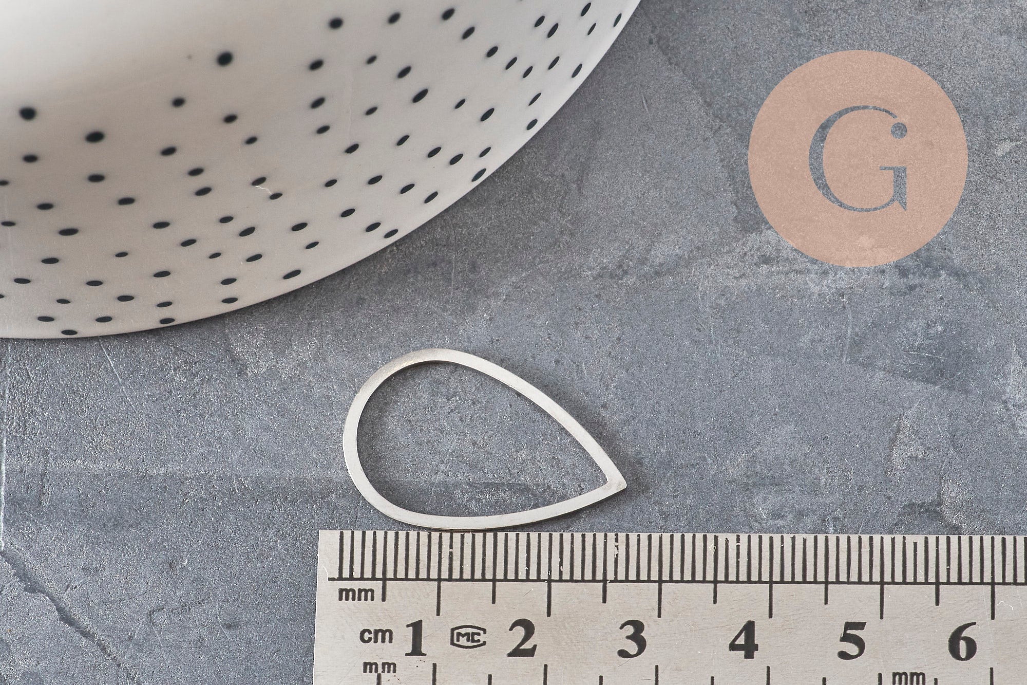 Stainless steel 201 drop connector pendant, gold or platinum plated, 26mm, x2 VALID