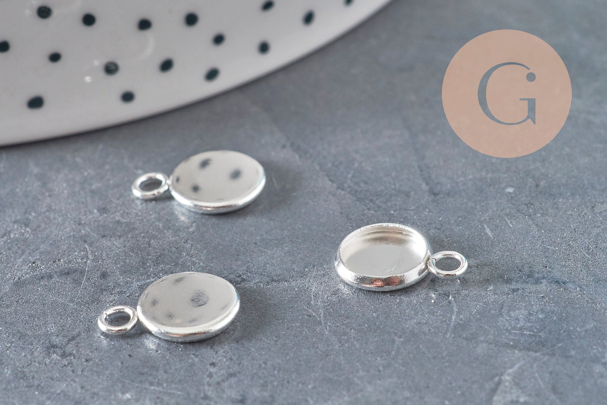 Pendentif rond support cabochon acier 201 inoxydable argenté 8mm, x1 (G11192)