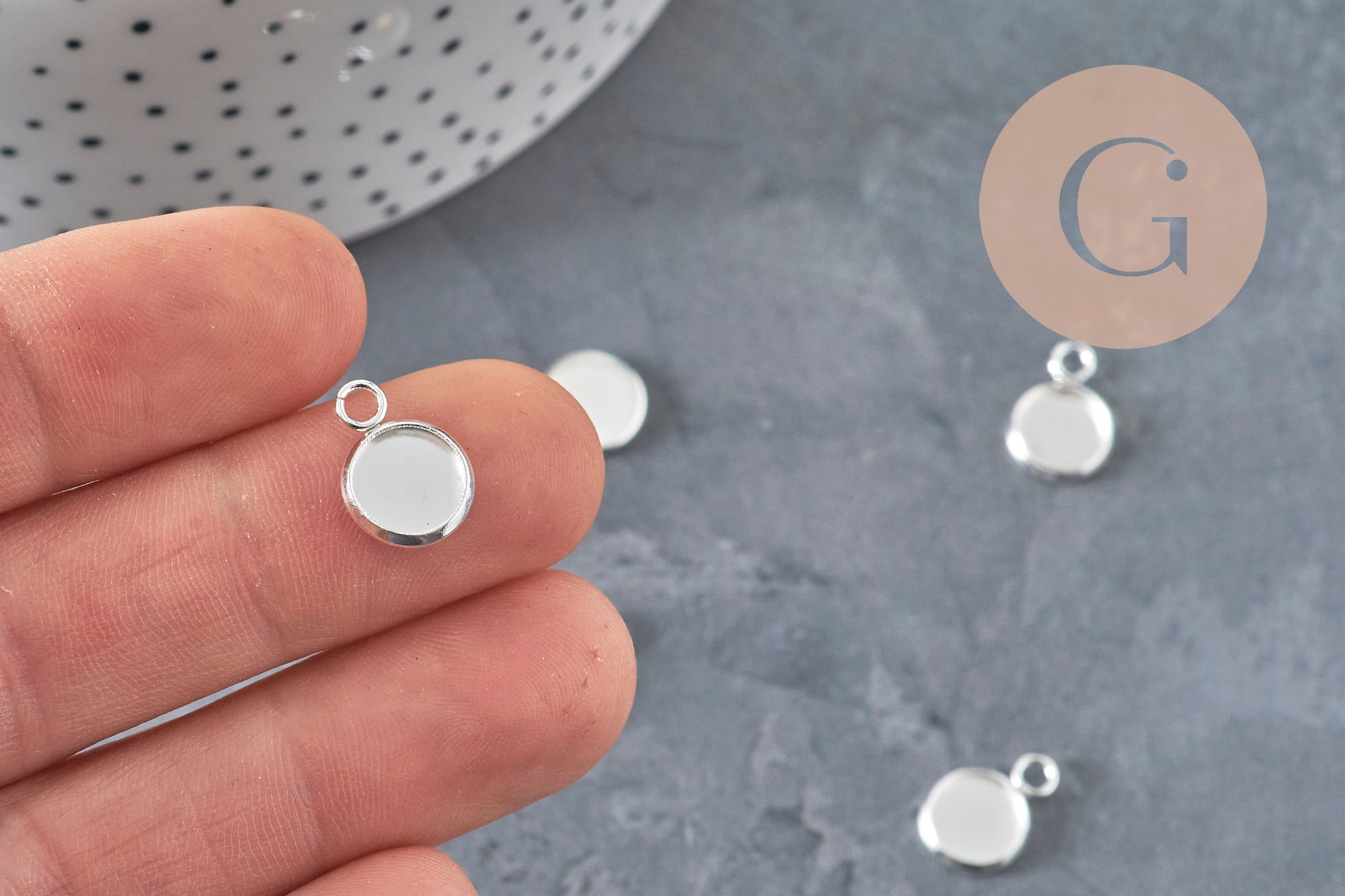 Pendentif rond support cabochon acier 201 inoxydable argenté 8mm, x1 (G11192)