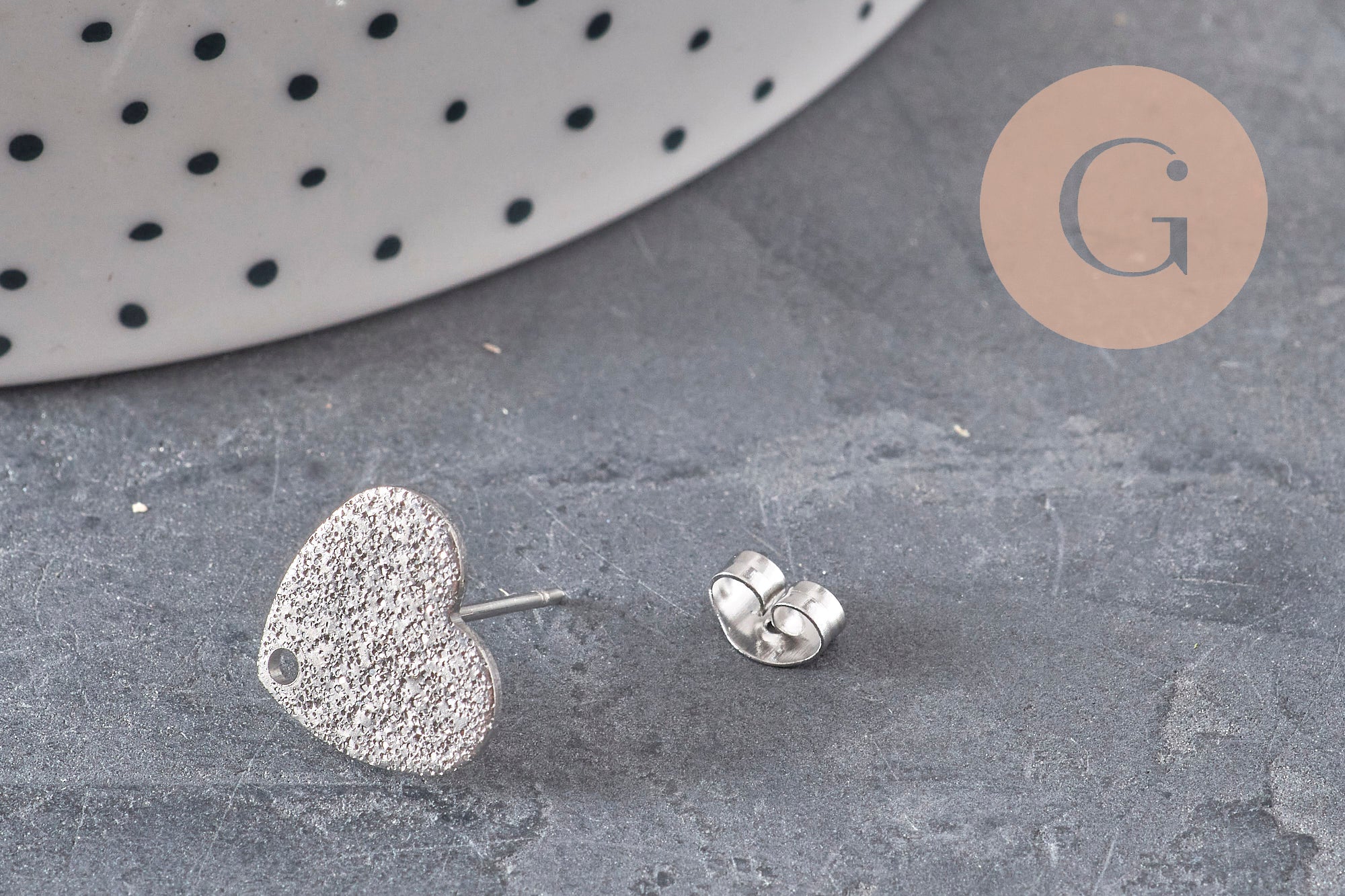 Pendientes de botón corazón acero inoxidable 304 plano arenado 1 agujero 13mm, el par VÁLIDO