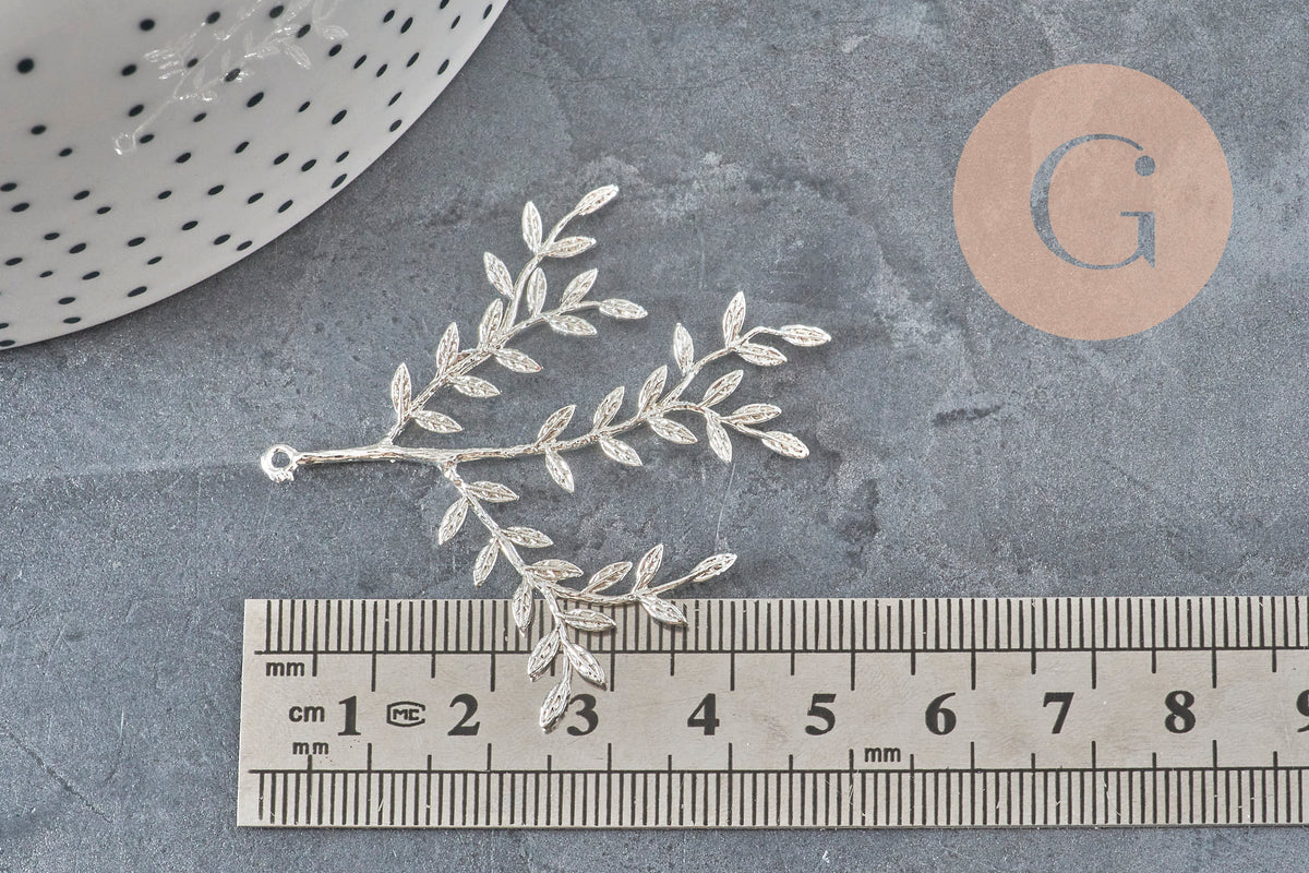 Pendentif branche feuille laiton argenté 49mm, x1 (G11339)