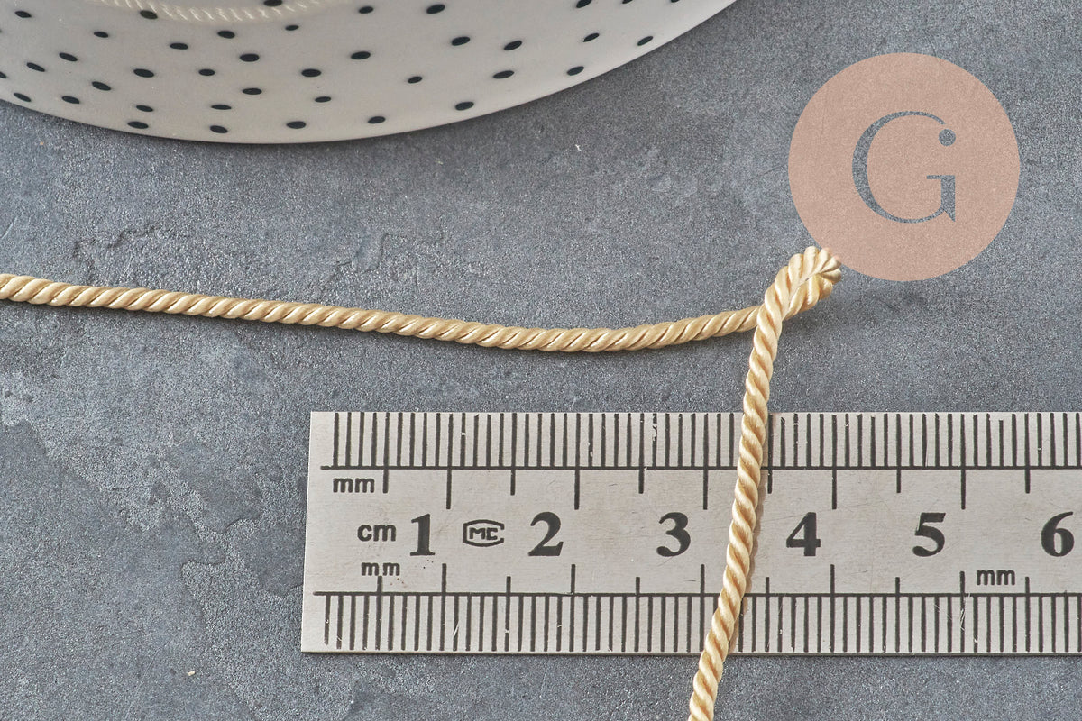 Cordon satiné torsadé beige 2mm, x1 mètre (G11396)-Cordons pour bijoux et perles-Gingerlily Perles