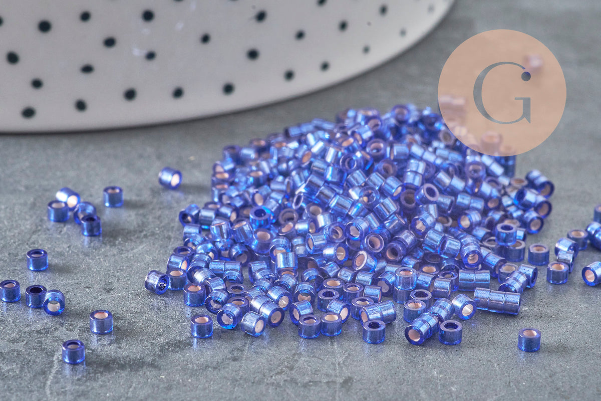 Perles rocaille tube verre bleu silver lined 2.5mm, x1 sachet de 8g (G11400)-Perles-Gingerlily Perles