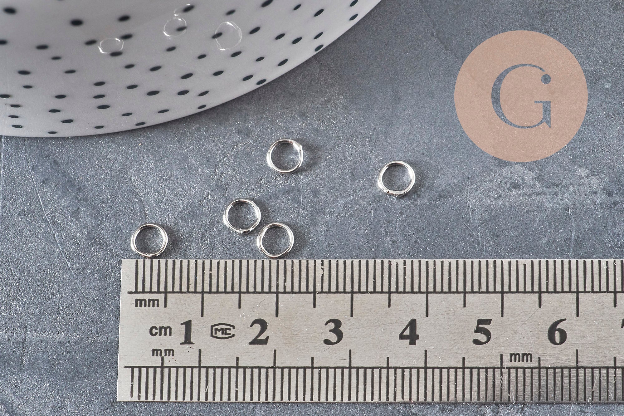 Anillos de unión redondos cerrados latón platino 5mm-0.7mm, x10 (G11213)