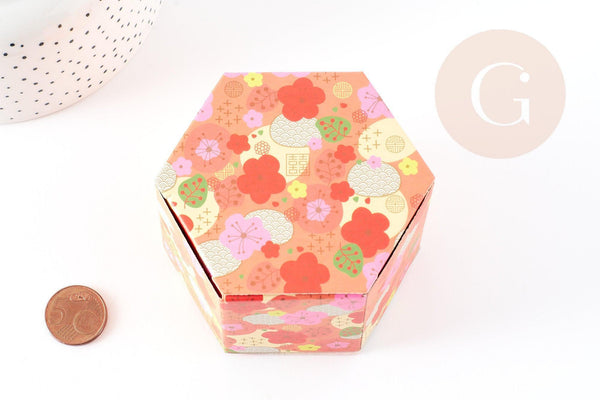Boite haxgonale cadeau motif japonisant carton 7.65x8.8cm, x1 (G6288)