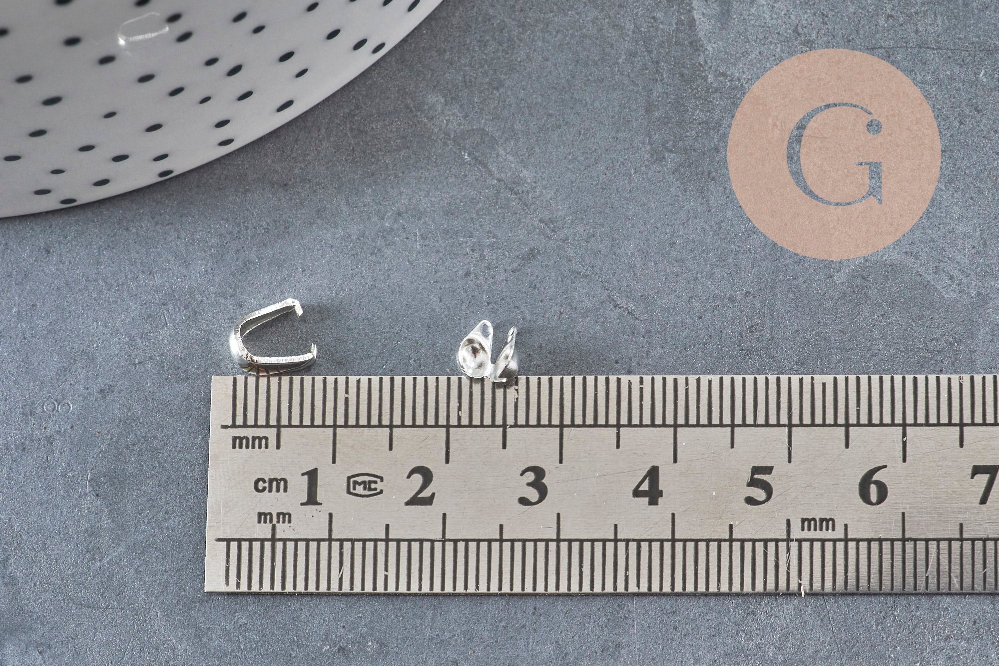 Packs of 120 304 stainless steel silver-plated bails and findings, x1 (G11238)