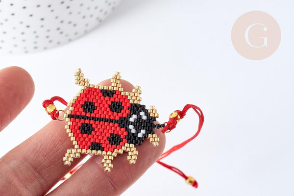 Bracelet Réglable coccinelle 28cm cordon rouge nylon perles rocailles tissées , bijou chance à offrir, bracelet amitié, x1 (G7685)