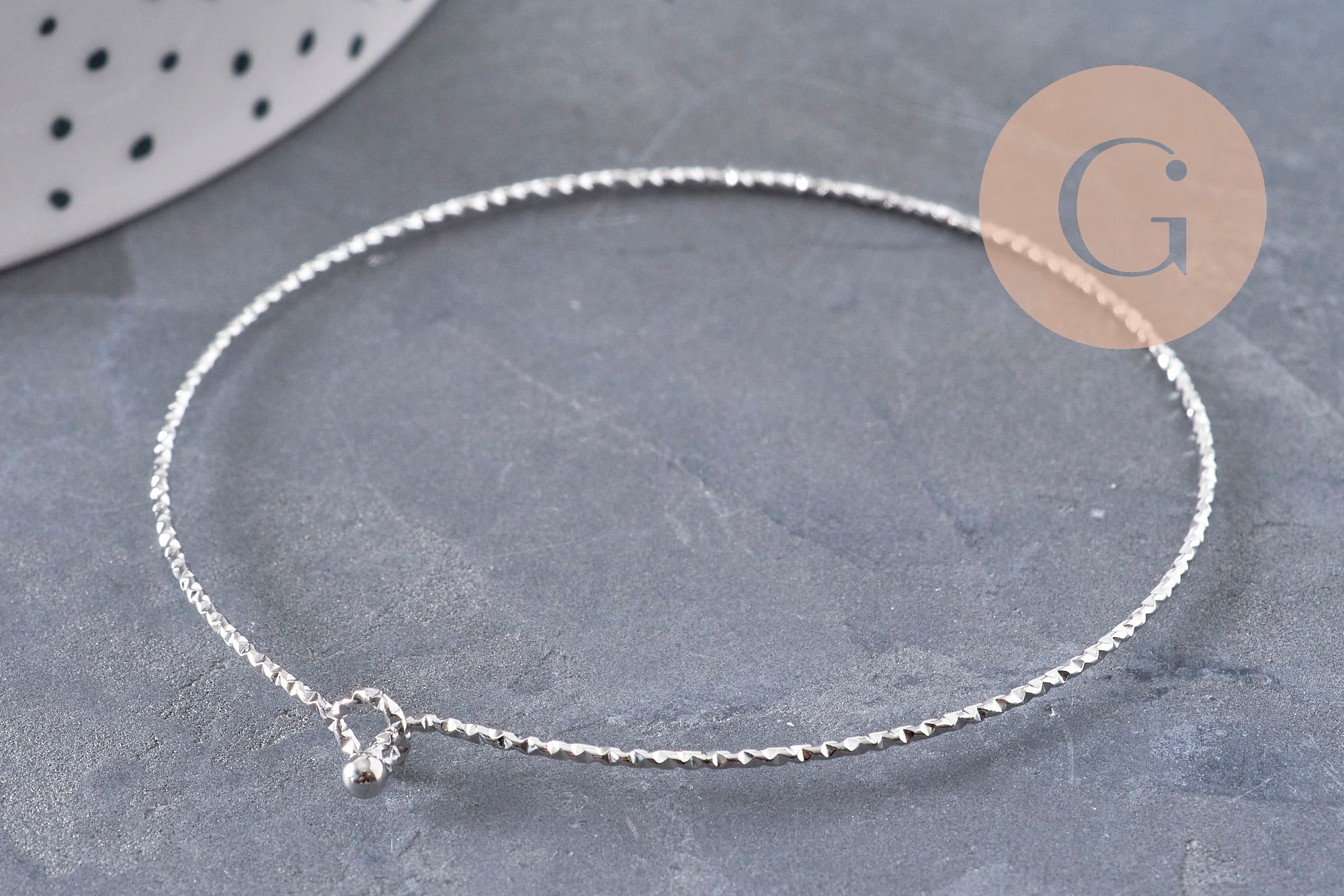 Bracelet jonc texturé rond 1mm acier 304 inoxydable platine 60mm, x1 (G10988)