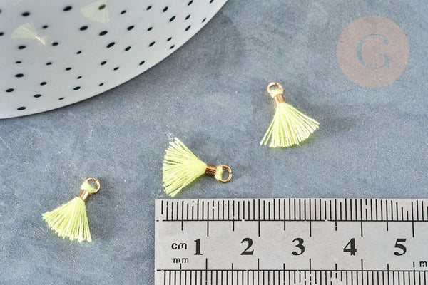 Breloque Pompon jaune clair polyestère support doré 10-15mm,décoration pompon, pompon boucles,fabrication bijoux bohème, x10 (G8219)