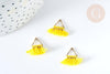Breloque Pompon jaune polyestère laiton doré 15mm,décoration pompon, pompon boucles,fabrication bijoux bohème, x1 (G8215)