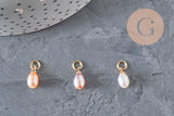 Trois breloques en perle d'eau douce naturelle en forme de goutte rose pêche sur bélière en laiton doré, 11mm.