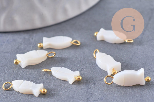 Breloque poisson nacre blanche naturelle laiton doré 14mm, x2 (G10302)