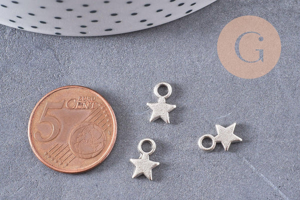 Breloques étoiles argentées , pendentif salace argenté 10mm, x50 (14gr) (G0059)