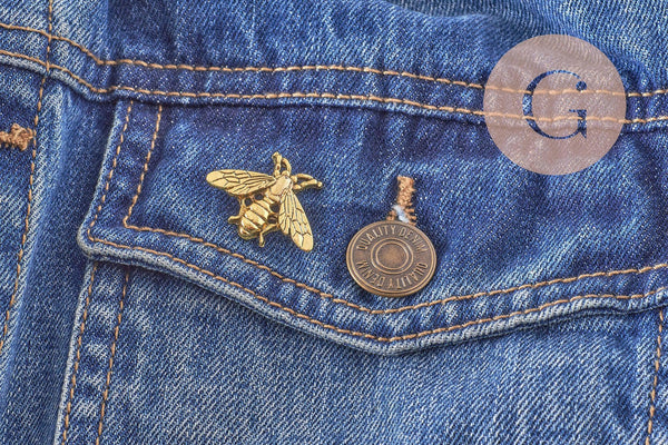 Broche abeille zamac doré vieilli 26mm, x1 (G10170)