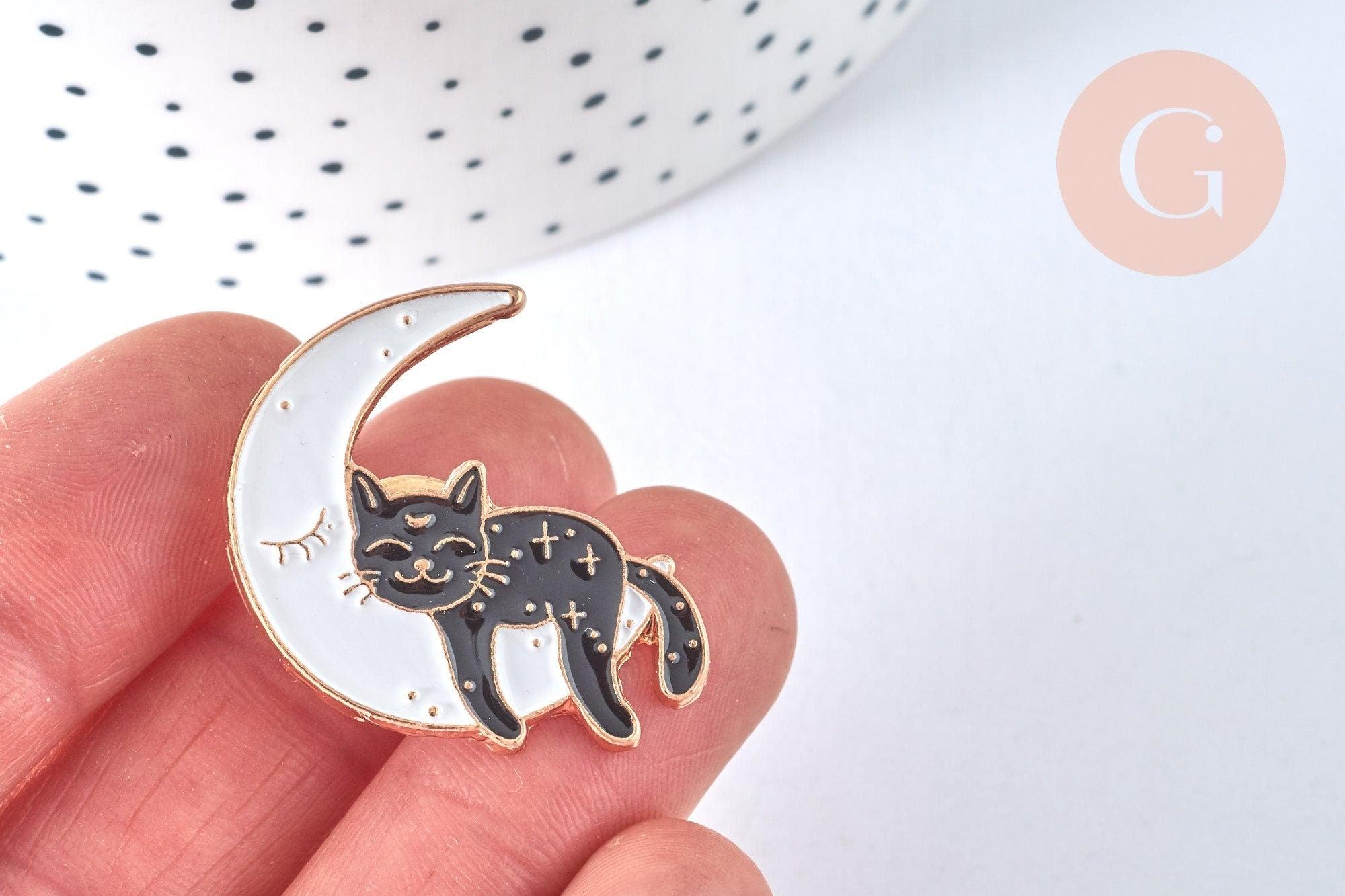 Broche pins chat noir et lune blanche doré émail 30mm,x1 (G6799)