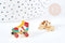 Broche pin's patin à roulette vintage laiton doré émail 22mm, x1 (G8626)