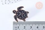 Broche pin's tortue de mer motif mystique noir doré émail 26.5mm, x1 (G6616)