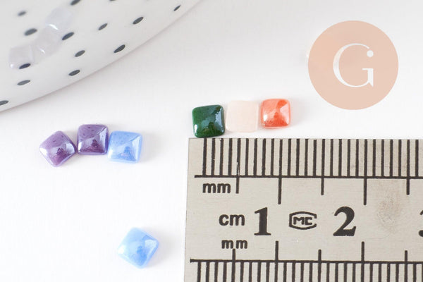 Cabochon carré verre irisé multicolore 4mm x20 (0.7g) (G1558)