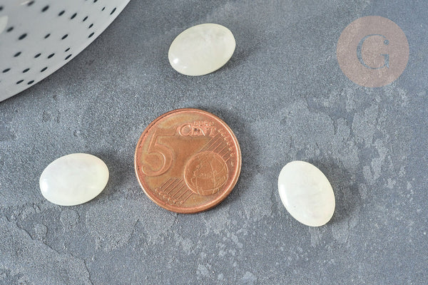Cabochon ovale résine blanche 14x10x4mm, x1 (G7372)