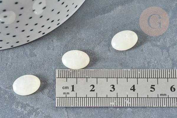 Cabochon ovale résine blanche 14x10x4mm, x1 (G7372)