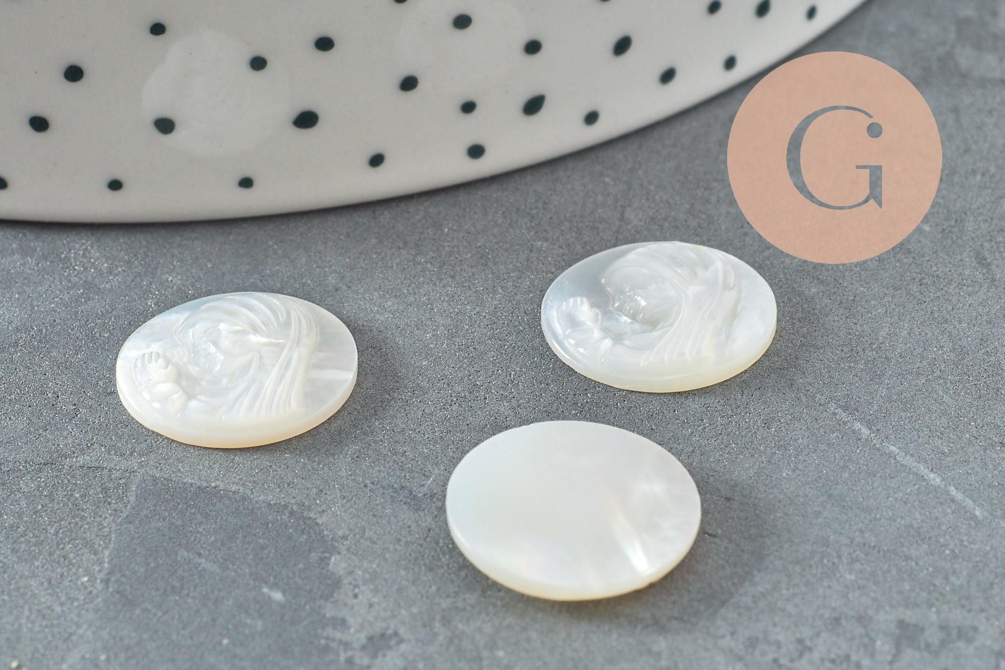Cabochon rond Vierge Marie nacre blanche naturelle gravé 16mm, x1 (G9629)