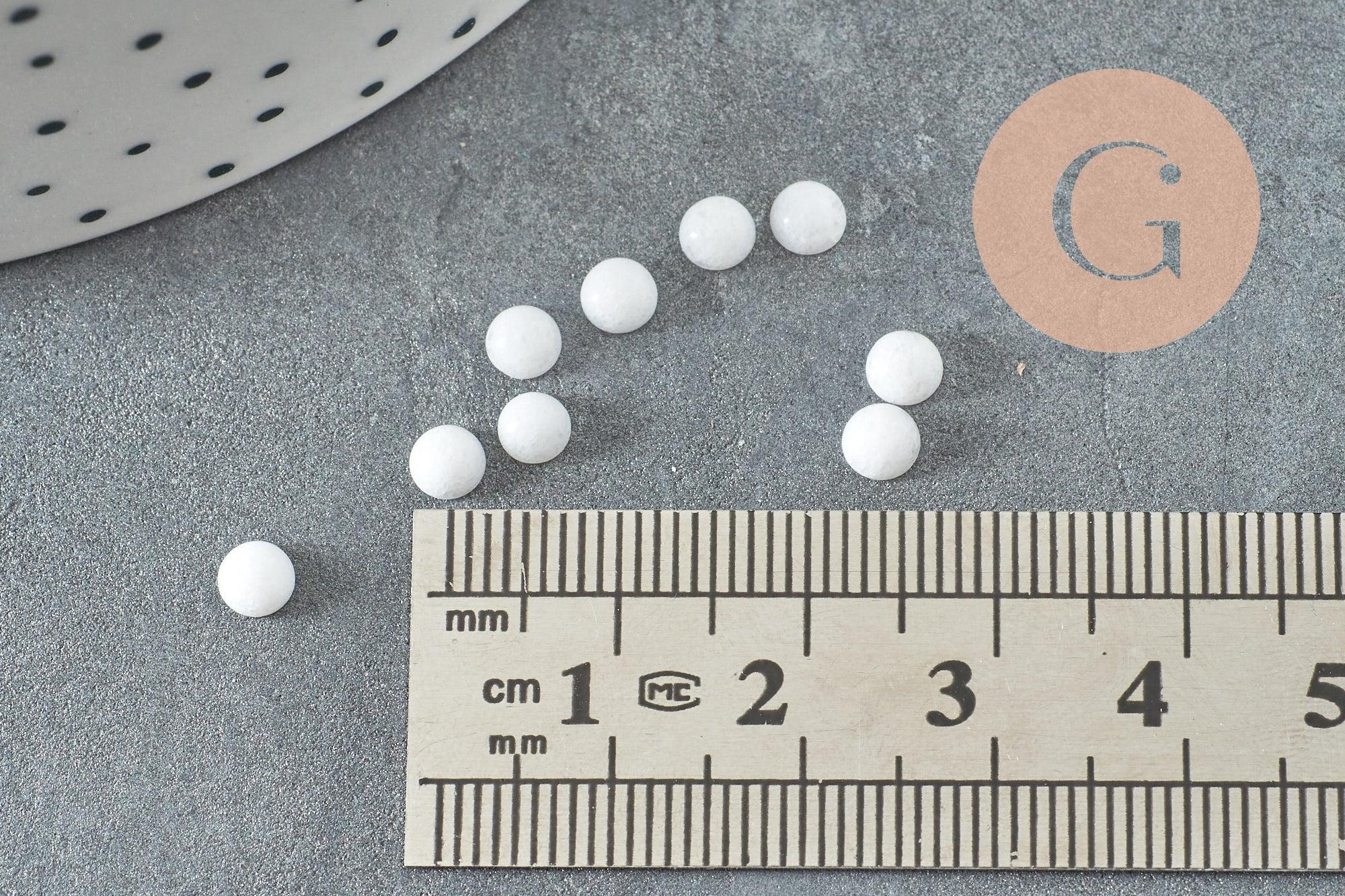Cabochon rond jade naturel blanc 4mm, x1 (G10009)