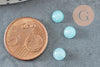 Cabochon rond jade naturel teinté bleu clair 6mm, x1 (G0951)