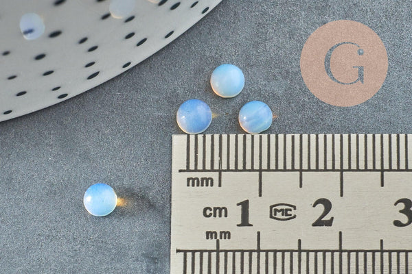 Cabochon rond opalite blanche 4mm, x1 (G3136)