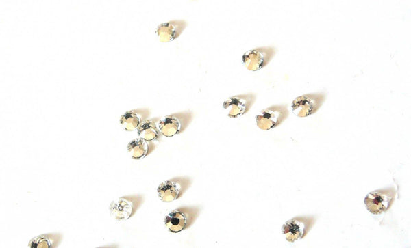 Cabochon rond strass cristaux transparent2.5mm,x 0.15 gramme (G2287)