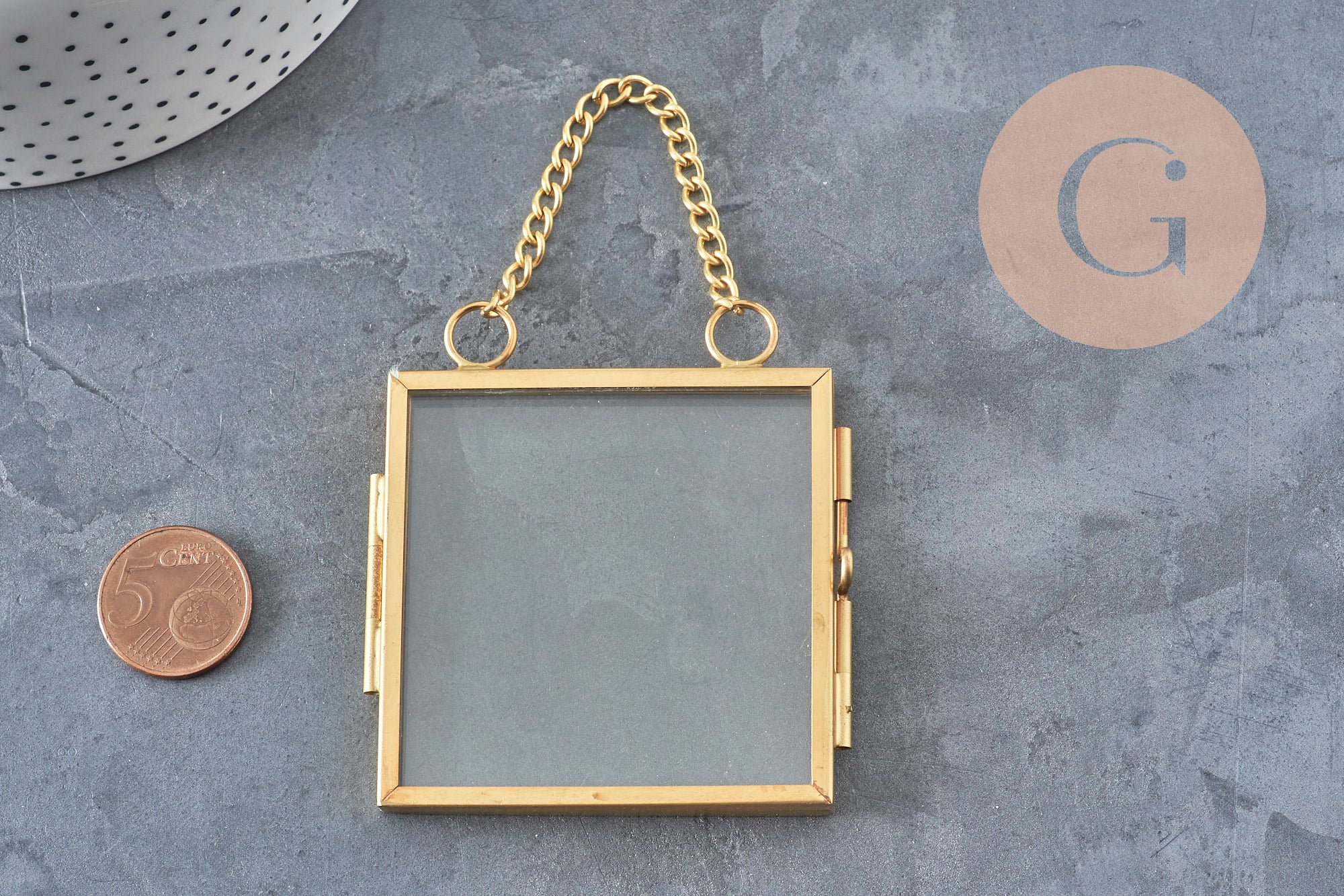 Rectangle gold metal and glass hanging photo frame, 60cm, x1