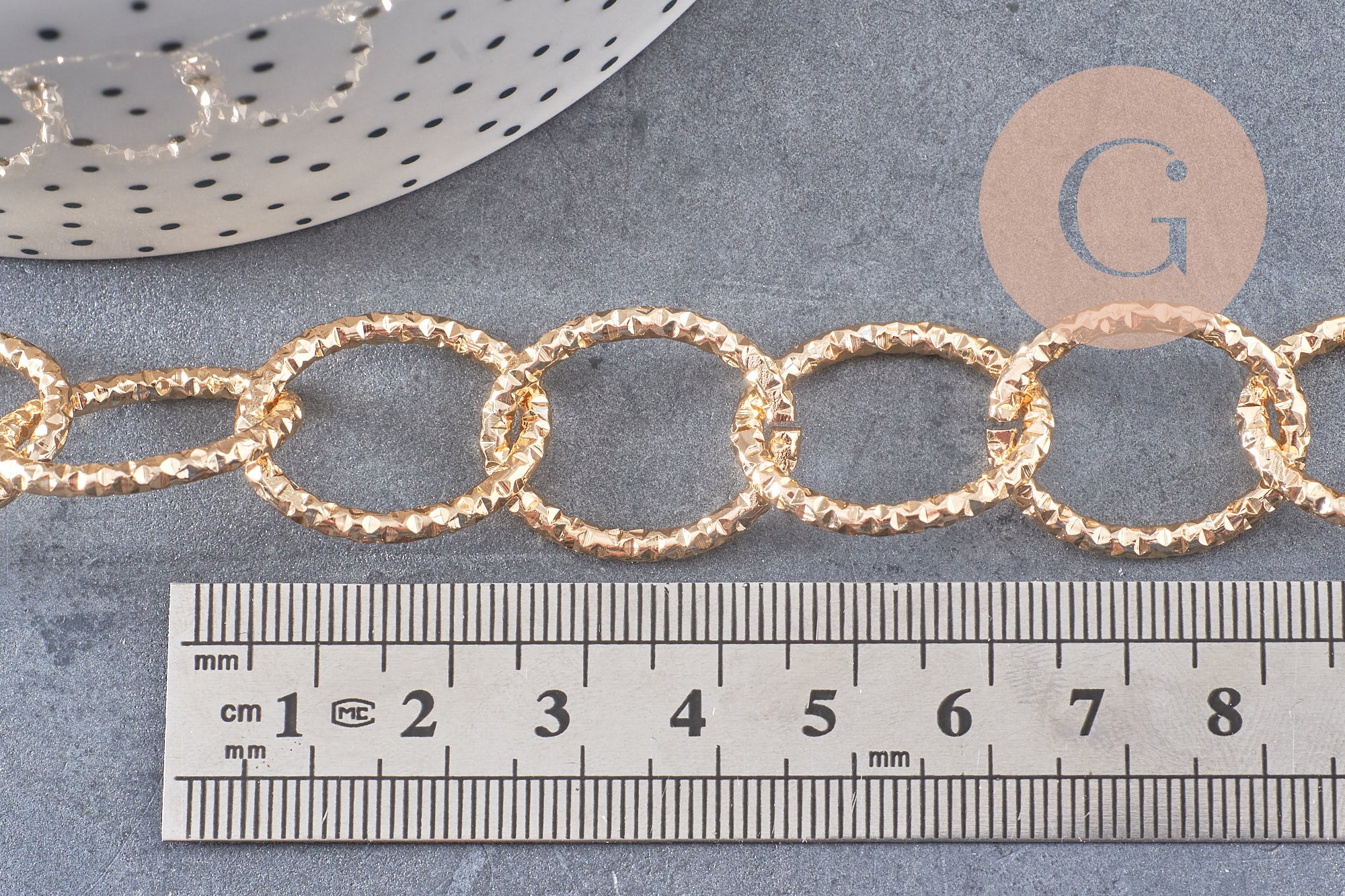 Chaine doré maille ronde texturée aluminium doré pâle 24mm, x1 mètre (G2783)