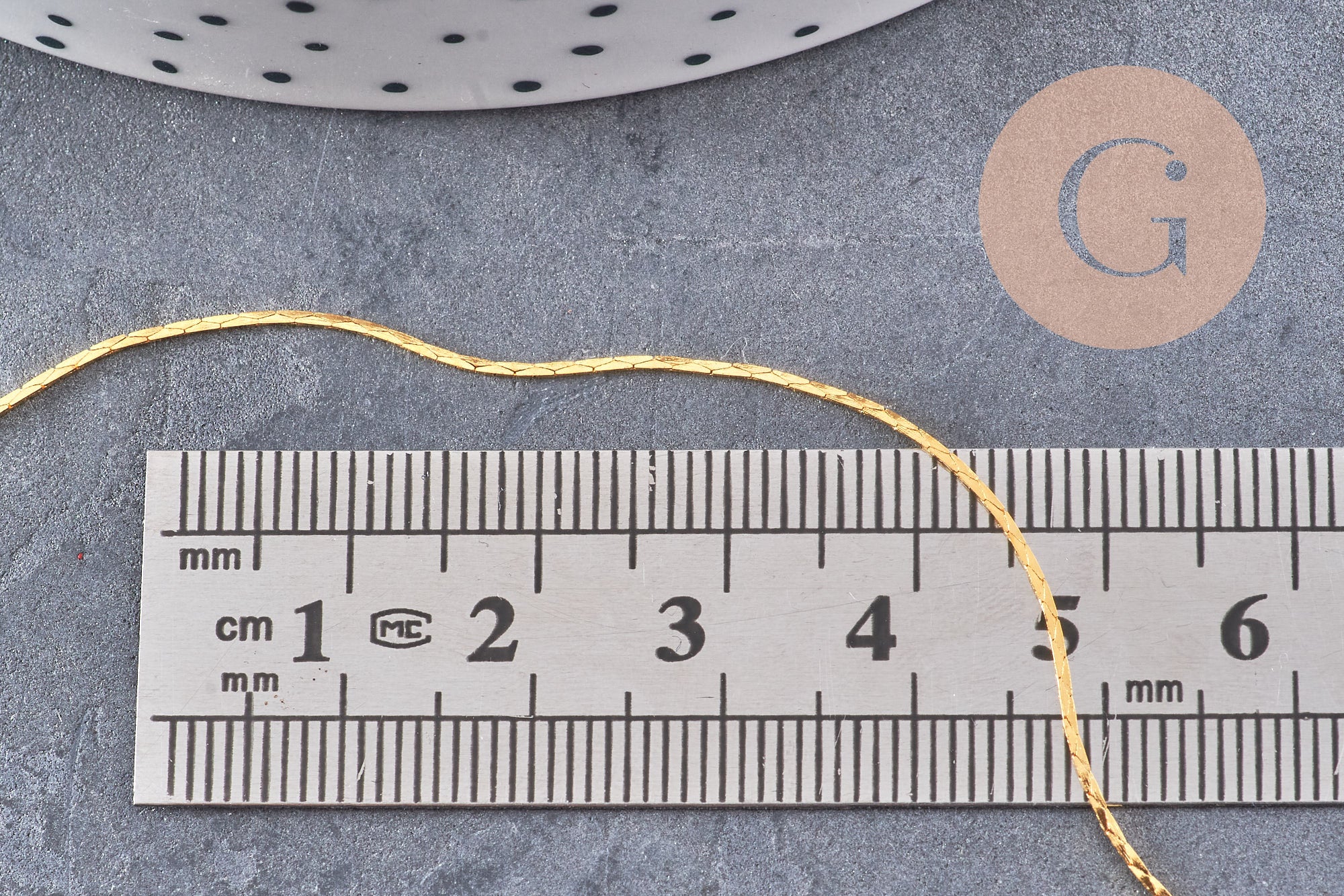 Chaine fine Dorée serpent laiton doré 0.9 mm, x 5mètres (G0733)