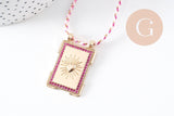 Collier médaille coeurs zircons fuchsia cordon tressé zamac doré 45cm x1 (G10364-8)