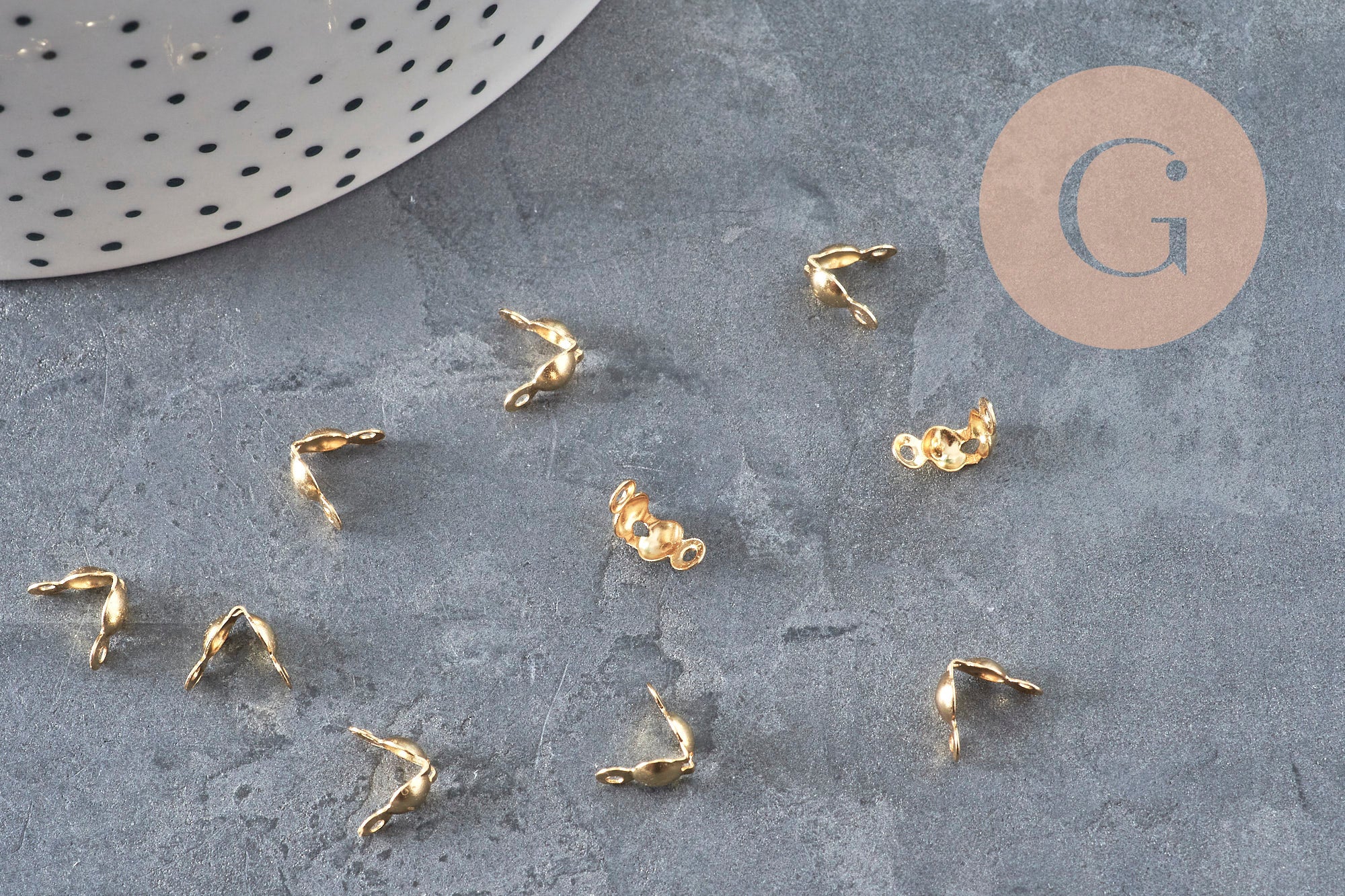 Lot de 10 connecteurs dorés en acier inoxydable pour chaîne boule 3mm, style industriel chic.