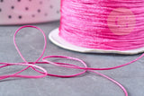 Cordon rose fuchsia tressé polyester 0.6mm, cordon fil de jade pour bijoux, x1 mètre G8454