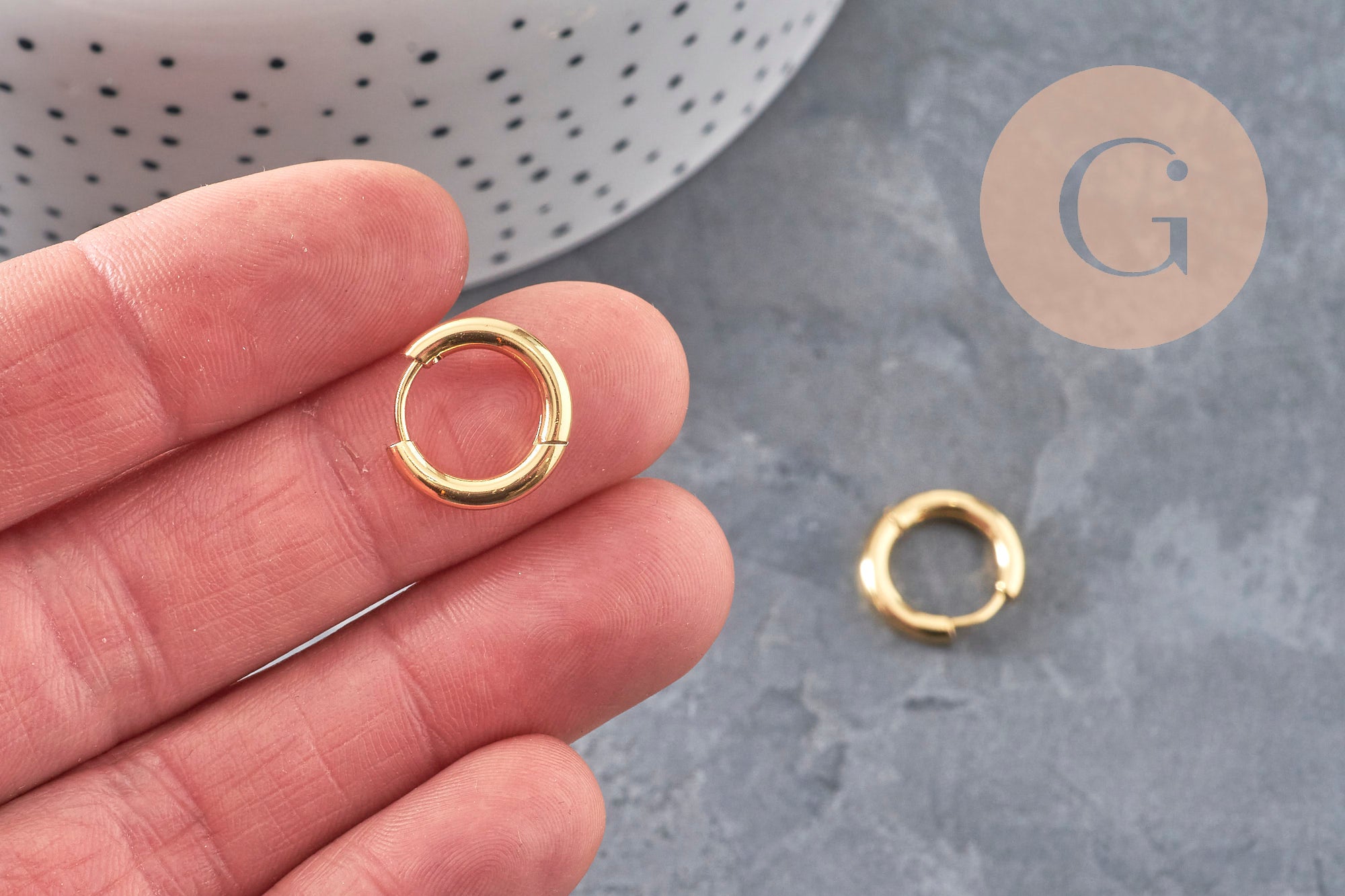 Créoles minimalistes acier 304 inoxydable doré PVD 10mm, la paire (G11075)