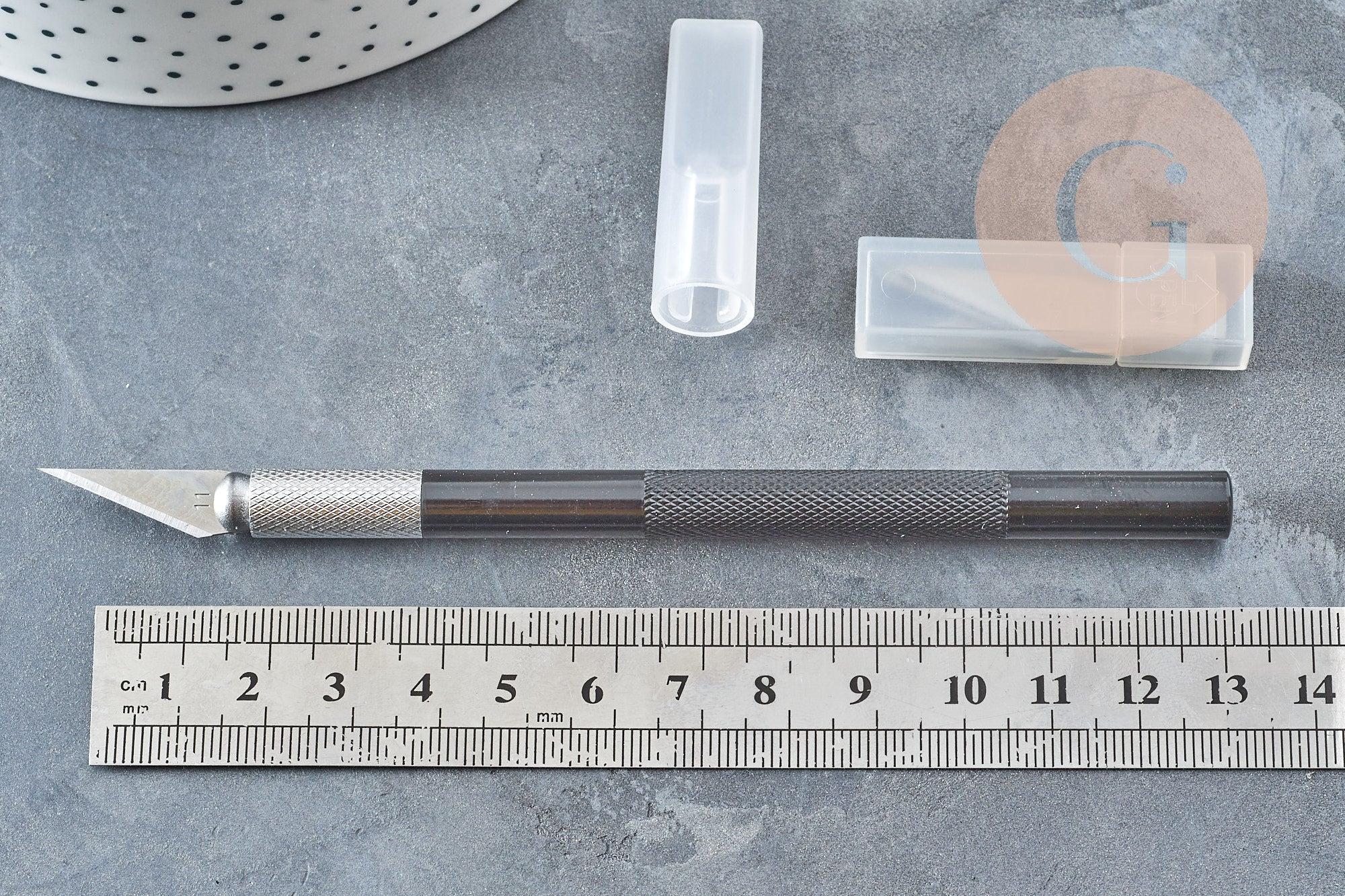 Cutter type scalpel +5 lames de rechange haute précision, x1 (G8538)