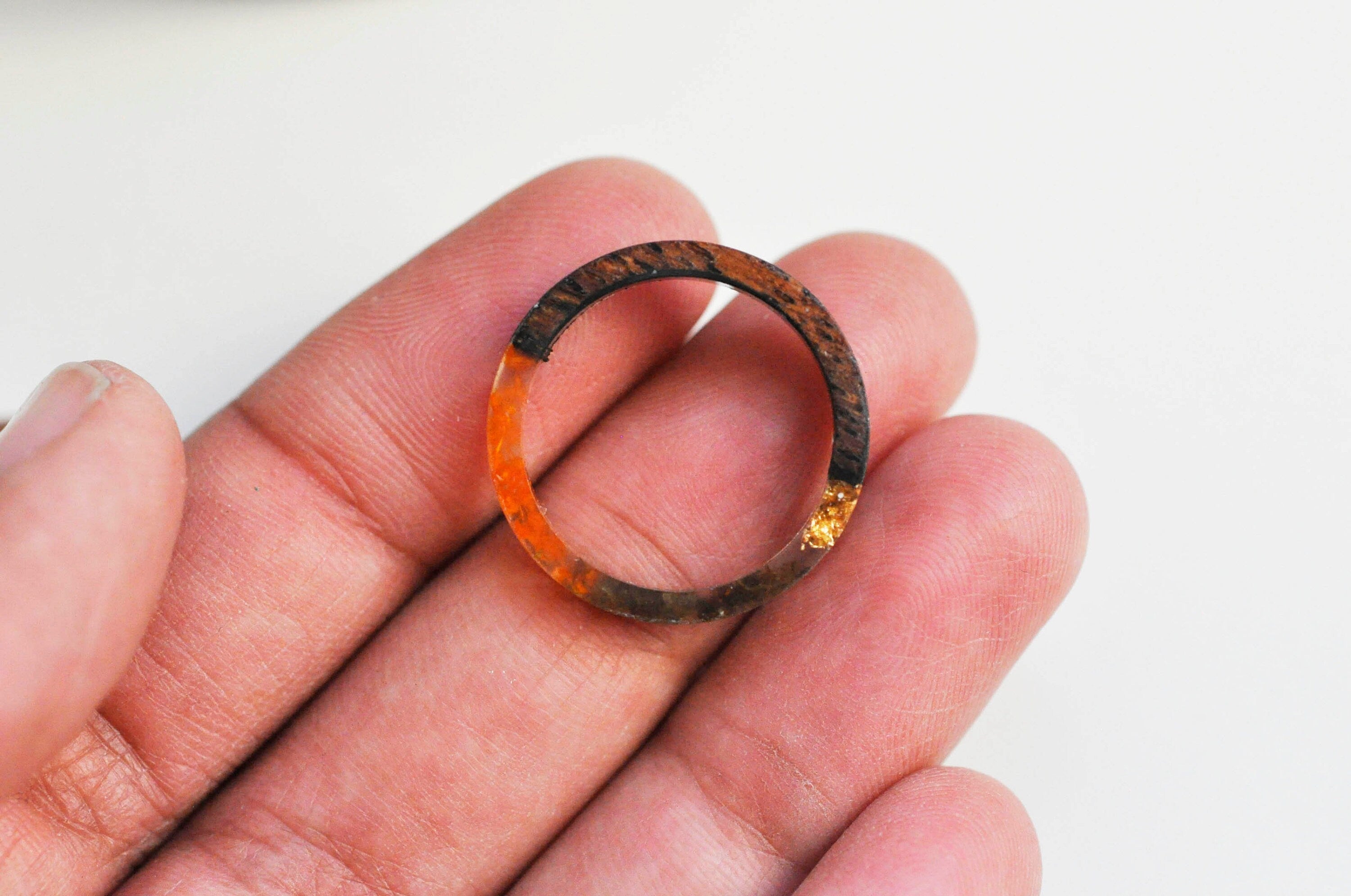 EP-Bague ébène bois résine feuille d'or orange 19mm, x1 (G4647)