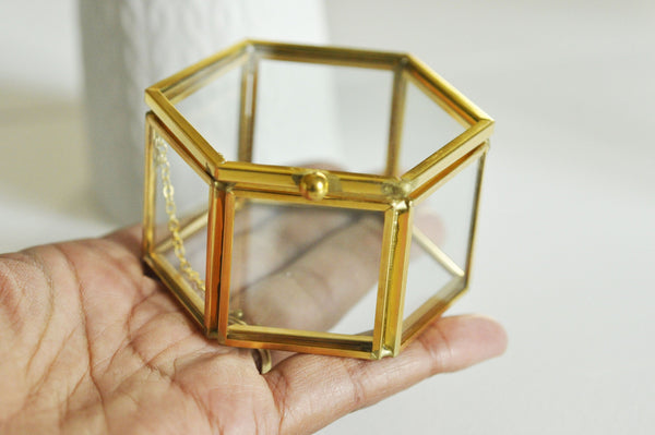 EP Boite à bijoux verre laiton hexagone 7.5cm de côté-G926