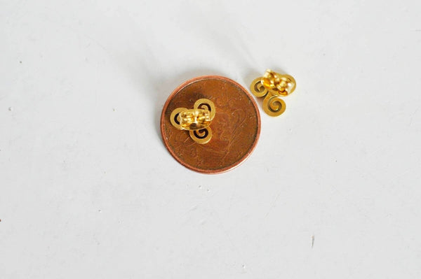 EP Boucles puces acier doré triskel, bijoux doré, création bijoux,triskel,sans nickel,la paire, 9mm, x1 G1719