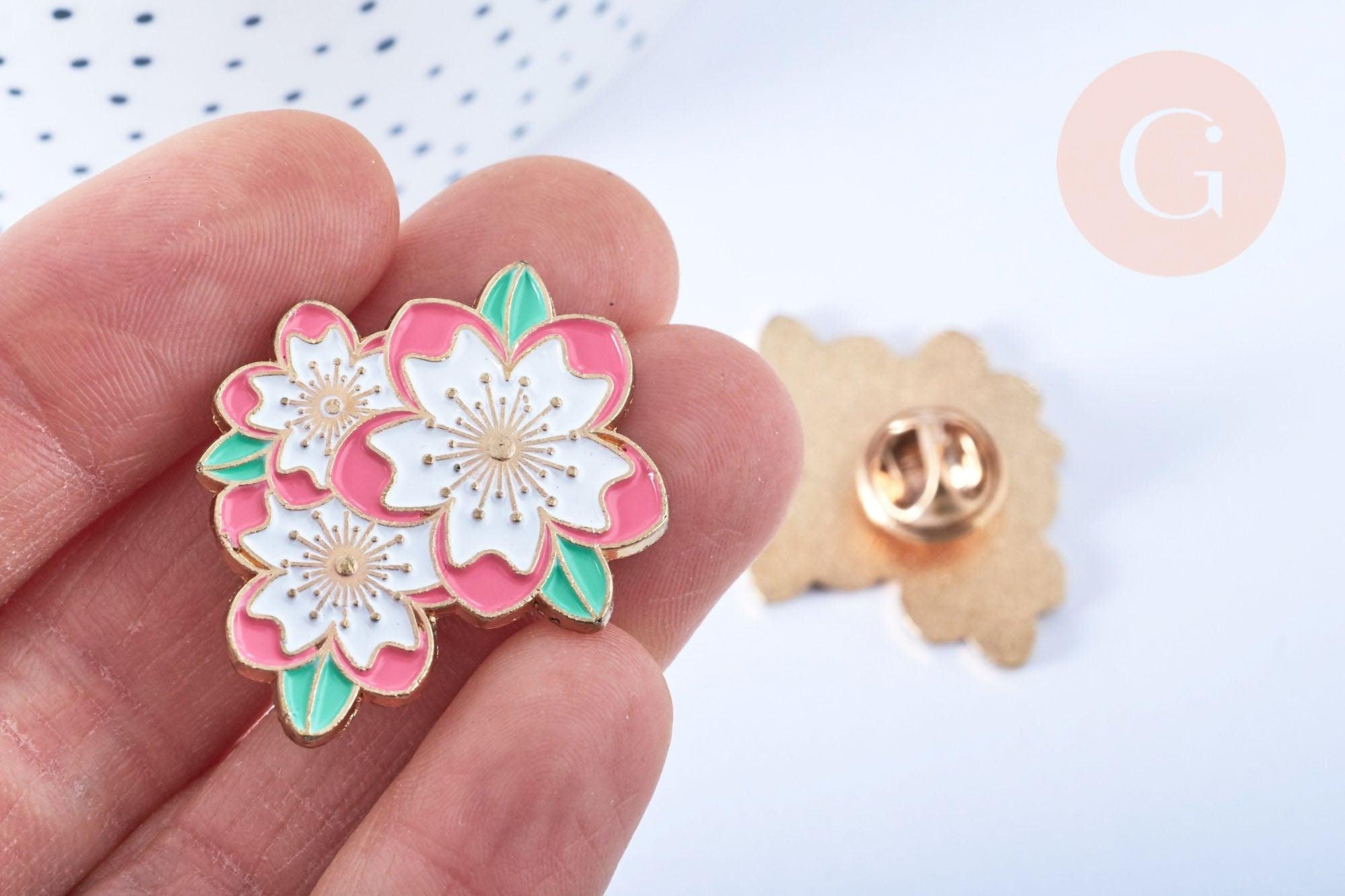 EP-Broche pins Fleurs motif végétal doré émail blanc 30x25mm, x1 G6619