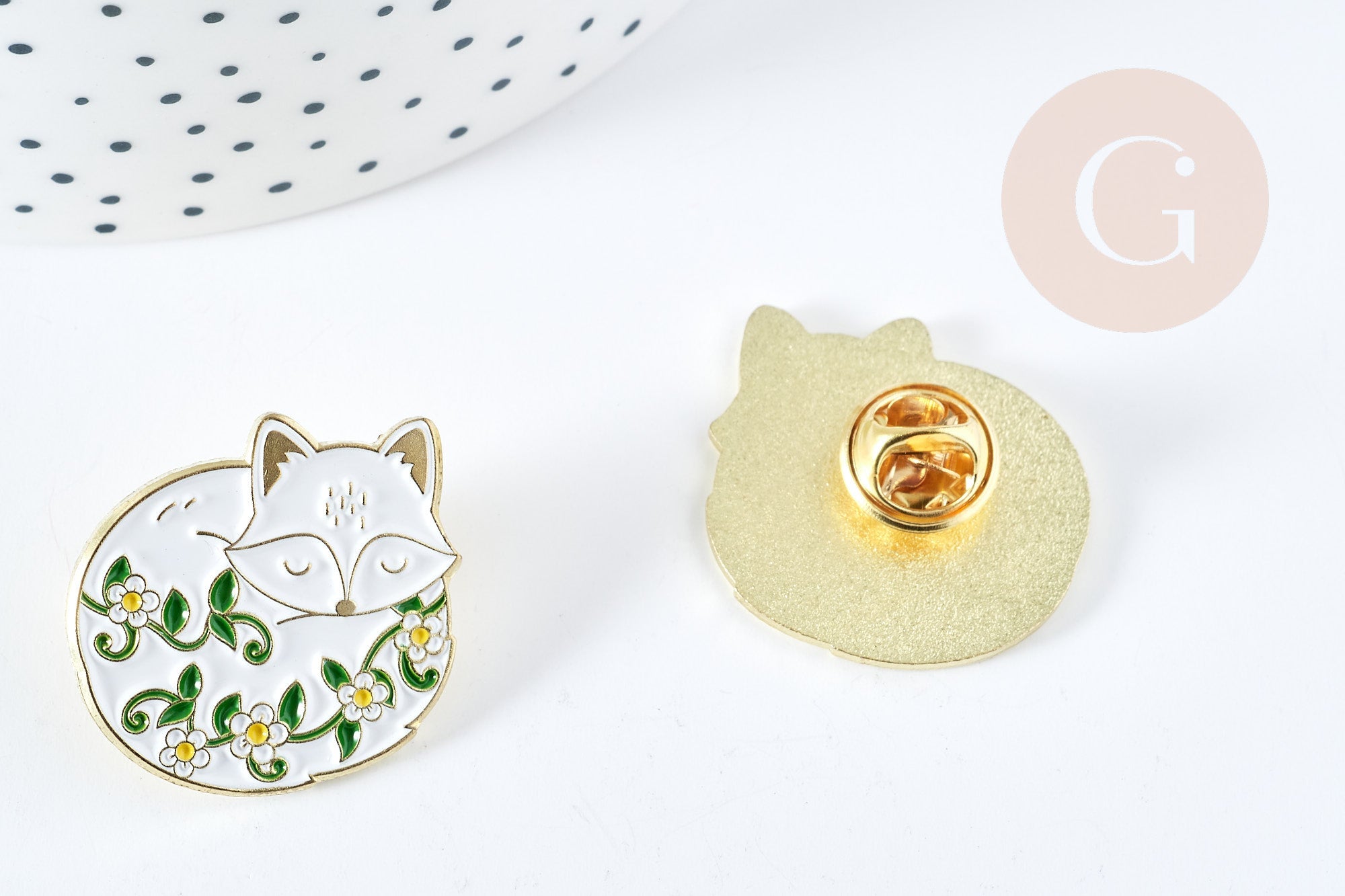 EP-Broche pins renard motif végétal doré émail blanc 26mm, x1 (G8497)