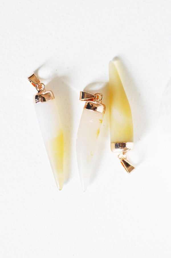 EP Pendentif agate gris beige pointe, pierre brute, création bijoux, pendentif pierre,pendentif cuivre, pierre naturelle,34-43mm-G2041