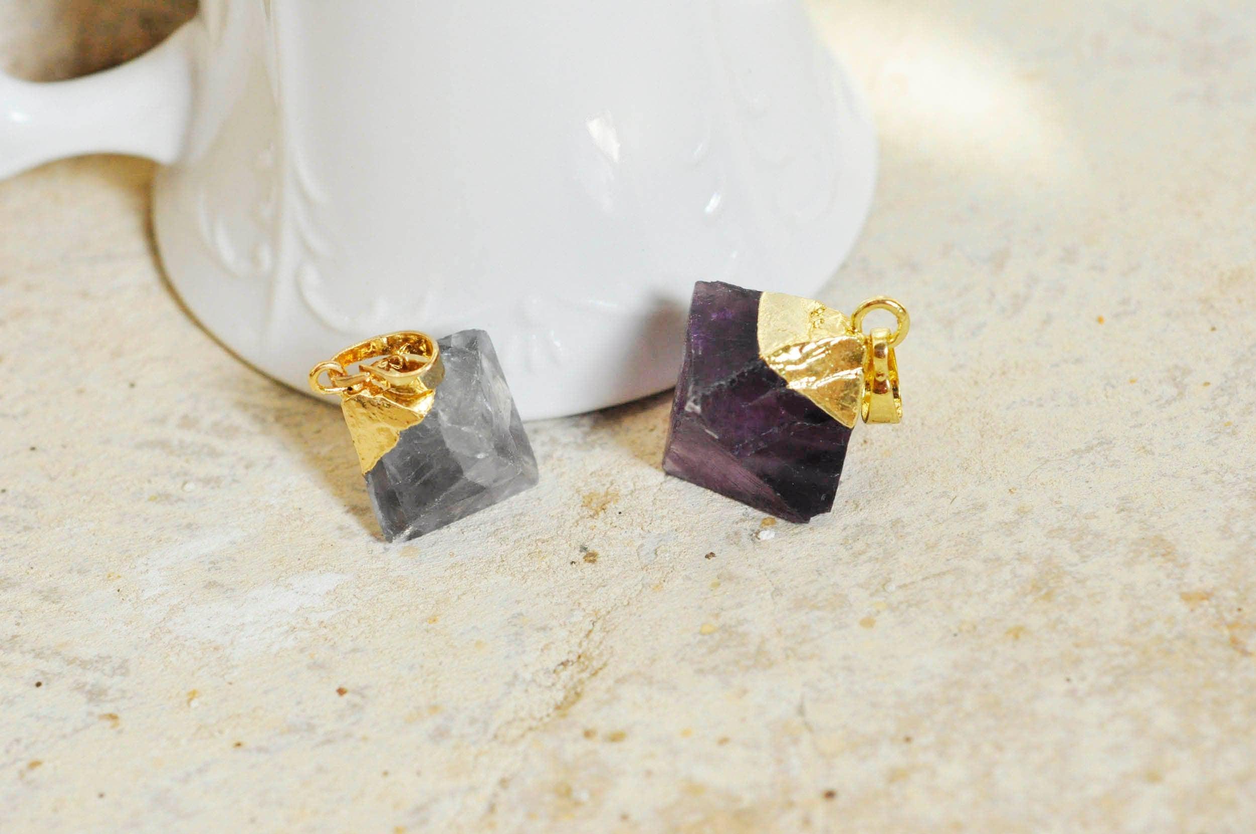 EP Pendentif fluorite,fluorite naturel, pierre brute, création bijoux, pendentif doré, creation bijoux, pierre naturelle, x1,G1516