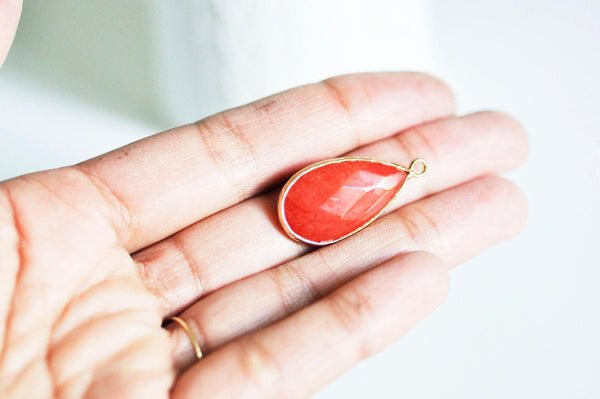 EP Pendentif goutte jade naturel rouge doré 33mm-G0794
