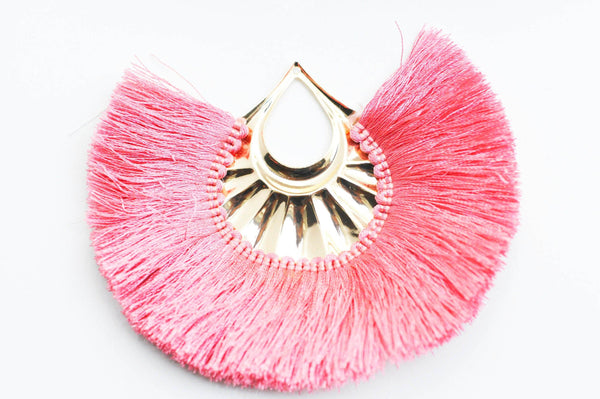 EP -Pendentif large pompon fil rose support doré,pendentif en fil sur support doré, 85-92mm, x2 (G4536)