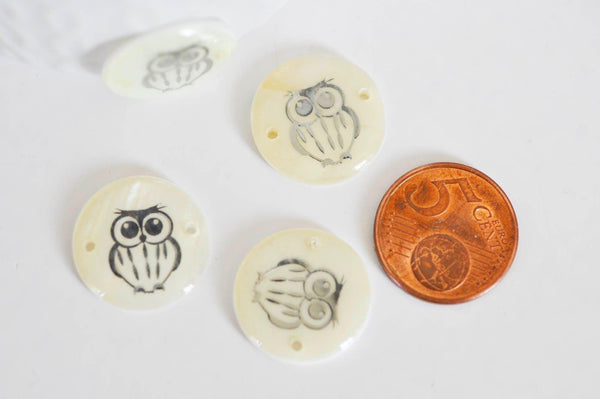 EP Pendentif rond nacre chouette, pendentif hibou,coquillage blanc,coquillage naturel,création bijoux,20mm,2 trous, les 10,G1077